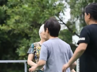 未接种疫苗的老人如何对抗新冠病毒？专家提示！