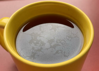 茶水表面的“薄膜”是什么？喝掉会对身体有害吗？