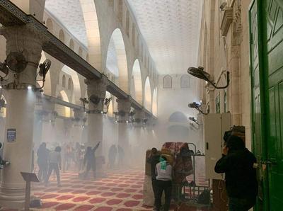 巴以在耶路撒冷爆发冲突：已造成至少152人受伤