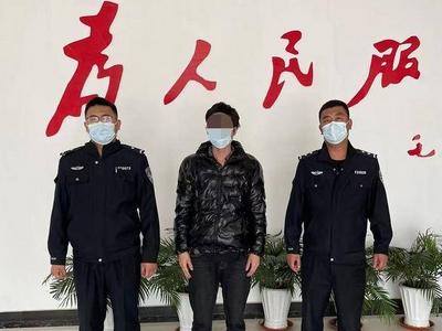 离职业务员仍收客户货款，事情败露后潜逃，涉嫌诈骗已被莱西警方抓获
