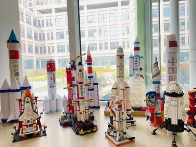 童心点燃航空梦！青岛市第二实验小学举行少先队主题