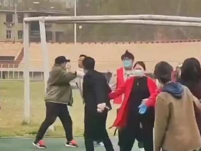 高校教师醉酒插队核酸，被行政记过、取消评先评优资格
