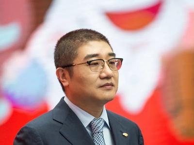 刘强东卸任京东集团CEO，徐雷接任