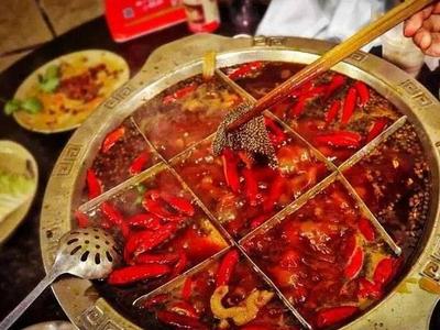 火锅反复用“老油”，成都一店主被判赔1376万元