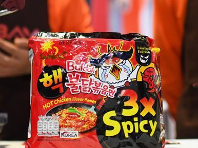 韩国火鸡面被指“双标”：保质期在韩半年，在华变一年