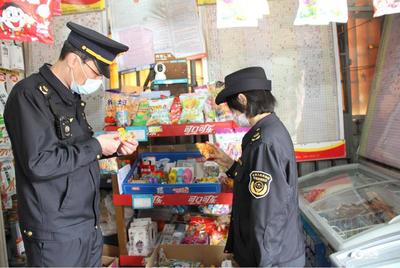 守护学校周边食品安全,市南区直击后厨