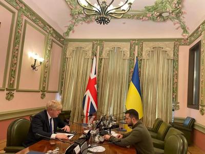乌官员：英国首相秘密访问基辅与泽连斯基举行会谈