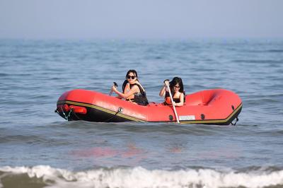 清凉一“夏”！金沙滩海水浴场，他们玩嗨了