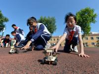 科技活动周：点亮航空梦，学生巧手制作“空间站”