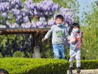 天真灿烂的笑脸，是假日最美的风景