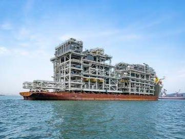 大国重器！全球首批一体化建造LNG核心工艺模块在青岛交付