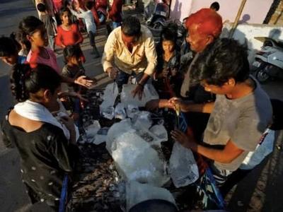 超强热浪炙烤15亿人！“新德里像着了火”