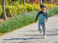 天真灿烂的笑脸，是假日最美的风景