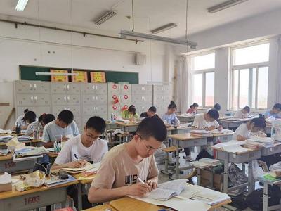 2022年全国高考报名1193万人，再创历史新高