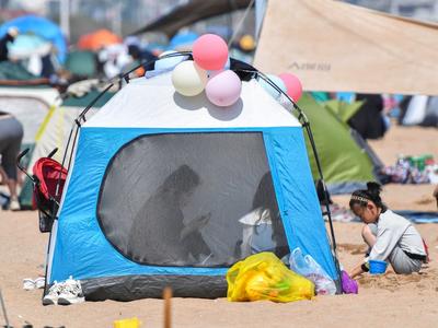 烟火气里的仪式感：“露营式”社交成年轻人新宠