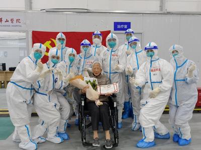 93岁奶奶“出舱”！她的另一个身份鲜为人知