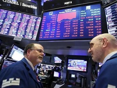 美国三大股指集体下跌，标普指数达一年多以来的最低点