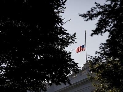 白宫：美国已有100万人死于新冠，将降半旗默哀