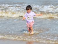 天真灿烂的笑脸，是假日最美的风景