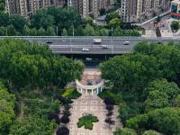 人在翠绿画中游，航拍城阳奥林匹克公园｜瞰城⑳