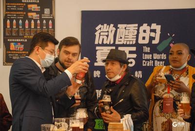 国际友人走进大鲍岛，领略百年里院涅槃重生