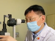 一天喝八杯水差点失明？这个习惯最好改掉