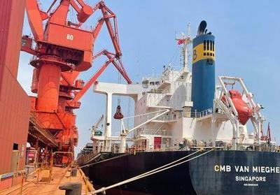 工人数量只有原来的六分之一，山东港口青岛港干散货自动化无人码头示范区投运