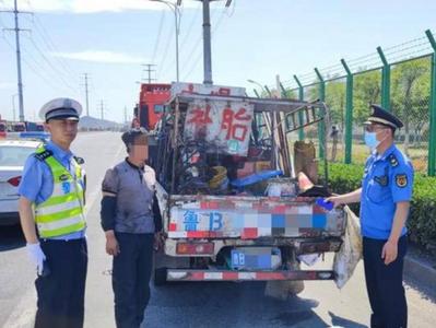 违法停车、货车超载……青岛开发区交警持续整治交通秩序