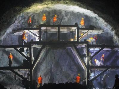 我国在建世界第一长螺旋隧道已掘进80%以上