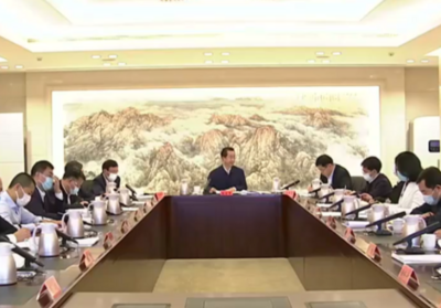 拿出更多实招硬招，开创民营经济新局面！