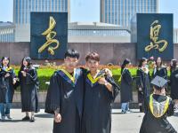 青春纪念册：他们，毕业啦！