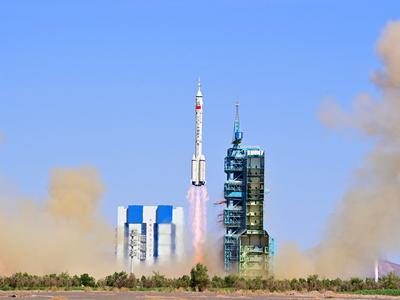 望岳谈丨丰收时节叩苍穹：一年两发射，意味着什么？