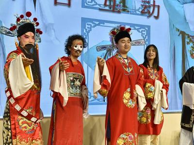 传统文化走进山科大校园，200余名中外学生体验国家级非遗茂腔戏曲文化