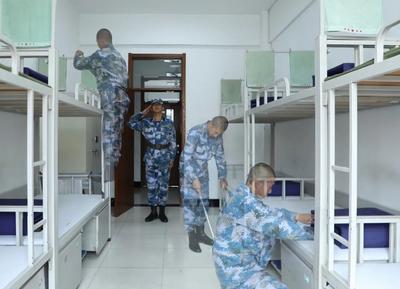 新兵授衔！瞧瞧兵哥哥们的军营创意毕业照