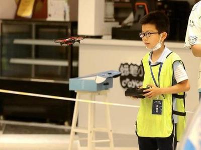 150余名“小小飞手” 同场竞技！第二届“赋能·少年杯”无人机挑战赛拉开帷幕