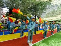 萌娃变身“小小兵” 幼儿园吹响“集结号” 