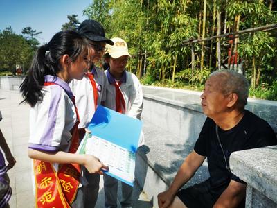 李沧区第二实验小学：志愿服务守初心，义务劳动做先锋    