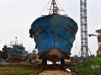 青岛码头实拍：雨过天晴修船忙