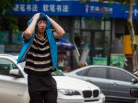 乌云压顶，青岛天空上演大片级惊艳一幕