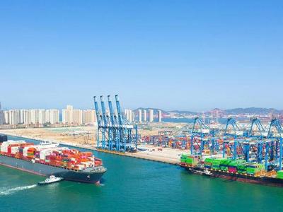山东港口青岛港前5个月实现逆势双增长！货物吞吐量达2.7亿吨