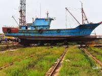 青岛码头实拍：雨过天晴修船忙