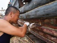 青岛码头实拍：雨过天晴修船忙