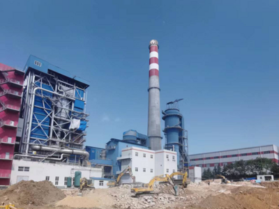 年替代约14.4万吨标煤消耗，这两台集中供热大型燃气锅炉今年10月具备点火运行条件