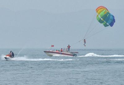 阳光、海风、沙滩……夏日青岛氛围组上线