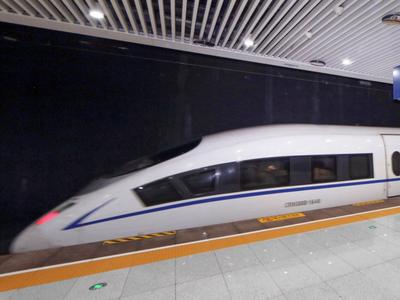 受贵广铁路D2809次列车脱线影响，这些列车将停运