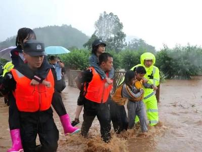 申报一等功！救人被吸涵洞的2位特警获嘉奖