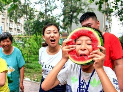 “隔夜西瓜”一口8400个细菌？还能吃吗？