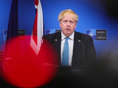 英国首相鲍里斯·约翰逊发表辞职声明