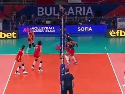 两连胜！中国女排3比0多米尼加女排