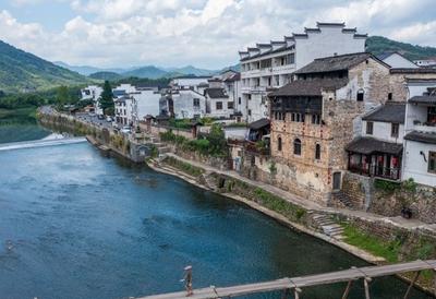推进古镇风貌提升，助力美丽乡村建设
